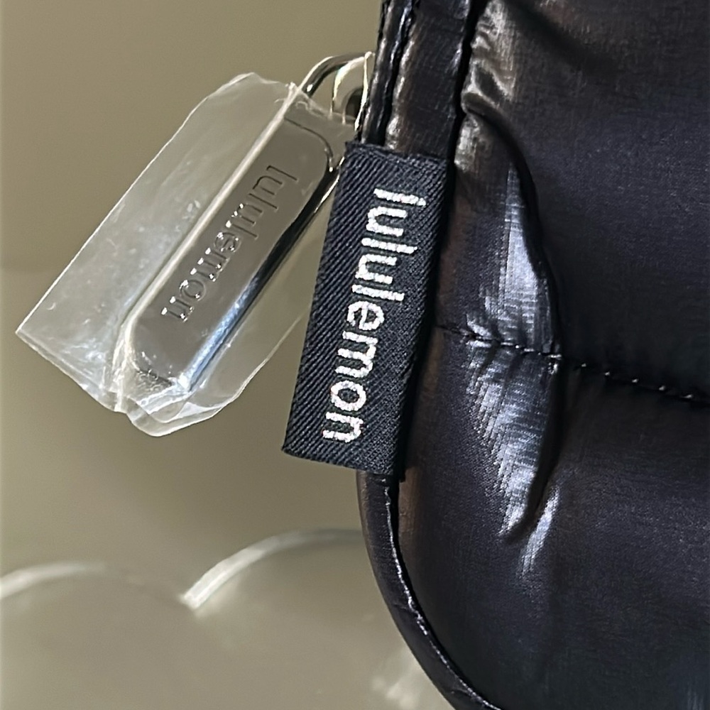 🆕 LULULEMON ATHLETICA Everywhere Belt Bag Wunder Puff Shine Black 1L NWT - Picture 11 of 17